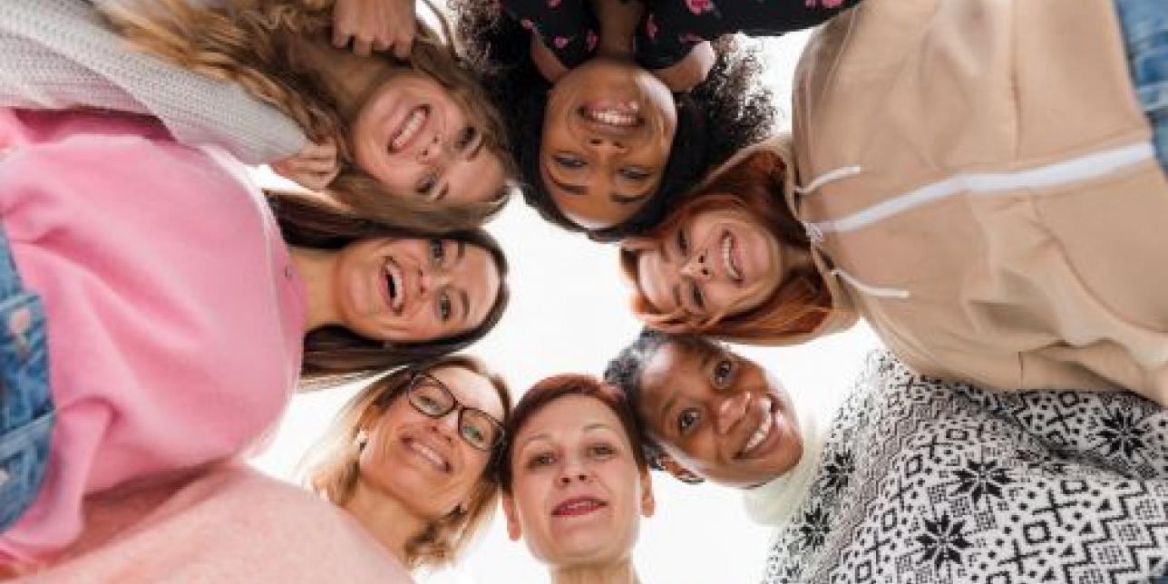 Mujeres en círculo