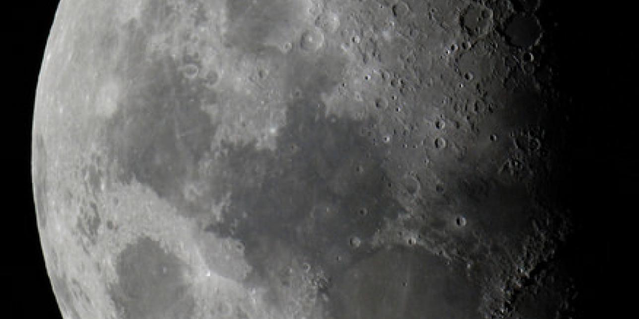 Actividad a distancia: Simulando con la Luna