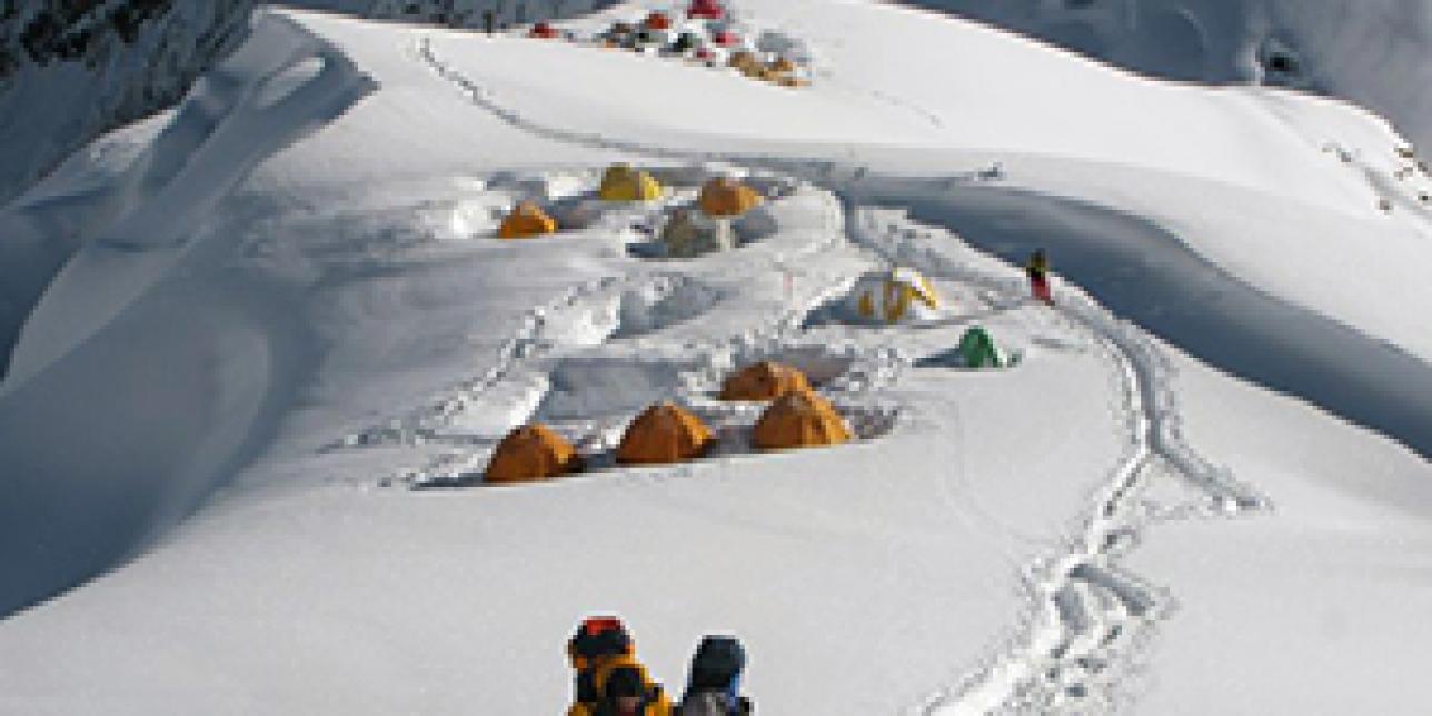 Manaslu: un gigante blanco