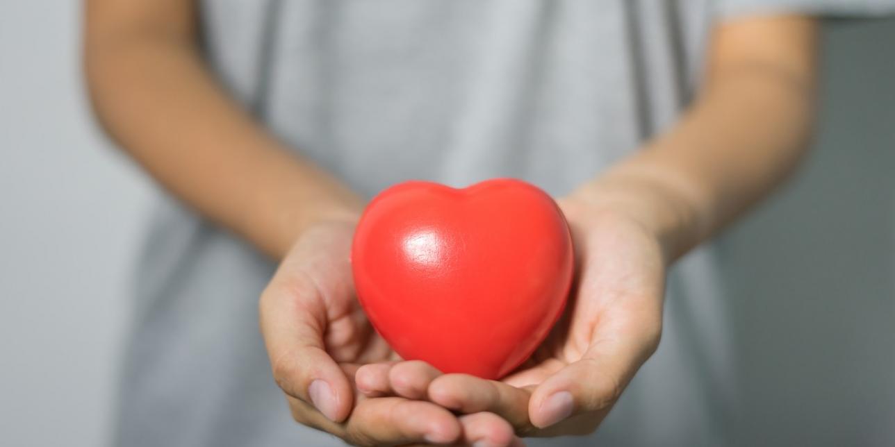 Dándole una mano al corazón: resucitación cardíaca